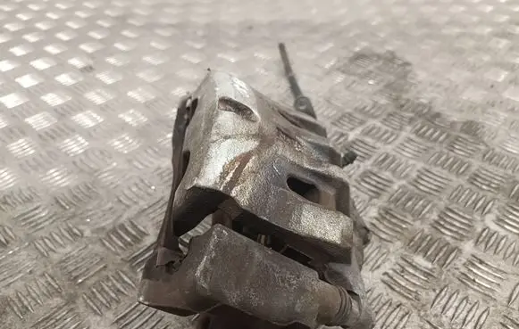 Toyota RAV 4 (XA50) Front brake caliper