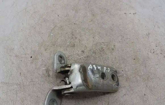 Toyota Corolla Verso AR10 Front door lower hinge NOCODE