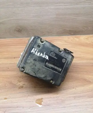 Volkswagen Golf IV ABS Pump 1J0907379G 10094903103 MR8K2386