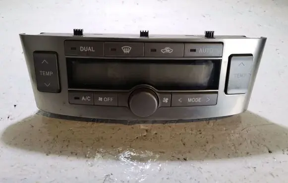 Toyota Avensis T250 Climate control unit 5590005212
