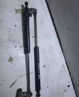 Toyota Avensis Verso Tailgate/trunk strut/damper 6895044080