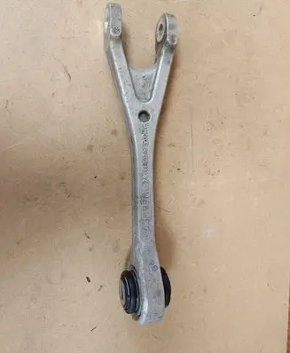 Mercedes-Benz C AMG W205 Rear control arm A2053302907 A2053336200