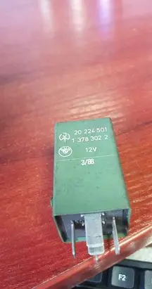 BMW 3 E36 Other relay 1378302
