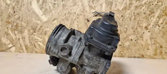 Volkswagen PASSAT B6 EGR valve 03g131501