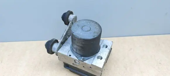 Mercedes-Benz E A207 ABS Pump A2124313512
