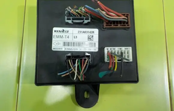 Renault Trafic III (X82) Central body control module 231A03142R EMMT4
