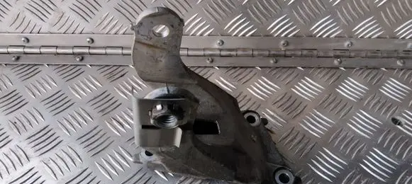 Peugeot 407 Gearbox mounting bracket 9653919280
