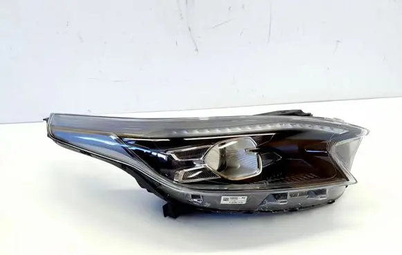 KIA Xceed Headlight/headlamp 92102J7300