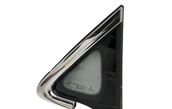 Chrysler Pacifica Front triangle window/glass 68227745AE