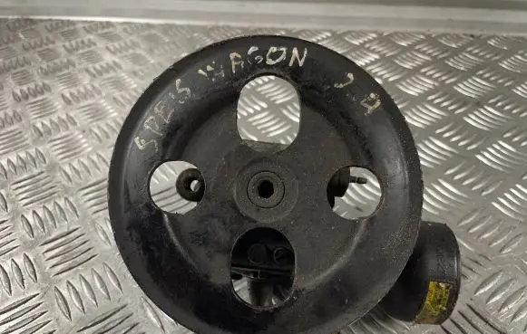 Mitsubishi Space Wagon Power steering pump