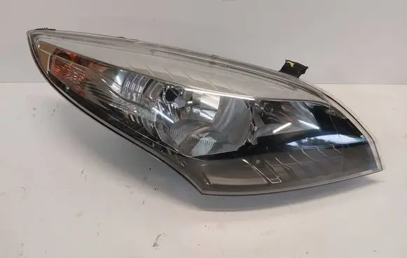 Renault Megane III Headlight/headlamp 260101010R