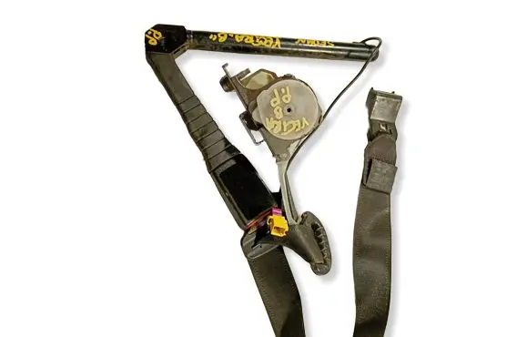 Opel Vectra B Rear seatbelt 90492850