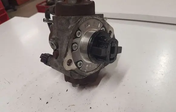 Mazda 6 Fuel injection high pressure pump 2940000621