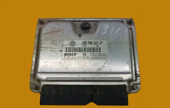 Skoda Fabia Mk1 (6Y) Engine control unit/module 038906019AF