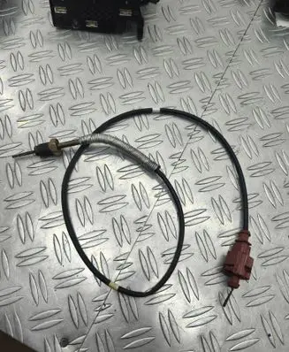Volkswagen PASSAT B8 Exhaust gas temperature sensor 05E906088