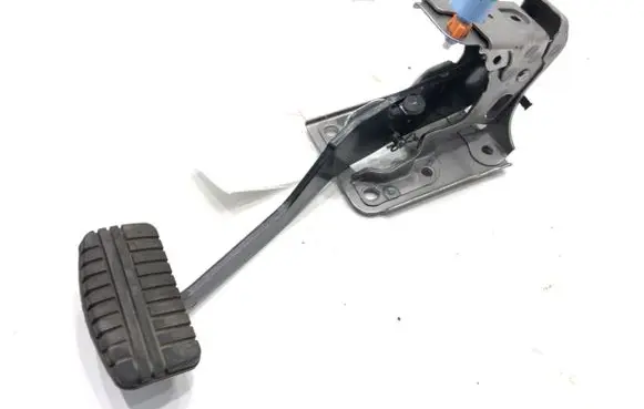 Mitsubishi Eclipse Cross Brake pedal 