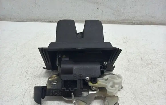 Skoda Superb B8 (3V) Tailgate/trunk/boot lock/catch/latch 3V0827505C 3V9827520