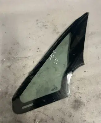 Peugeot 1007 Front triangle window/glass 