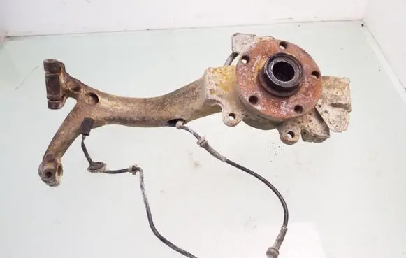 Volkswagen PASSAT B5 Front wheel hub spindle knuckle 8D0407258AD