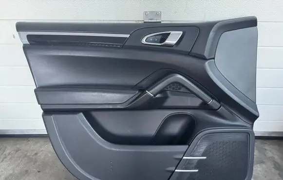 Porsche Cayenne (92A) Coupe rear side trim panel 