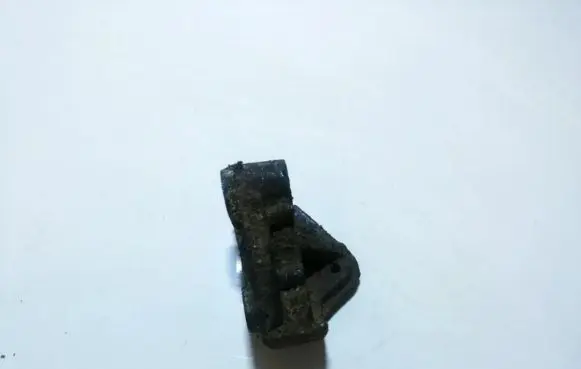 Opel Astra F Engine mounting bracket