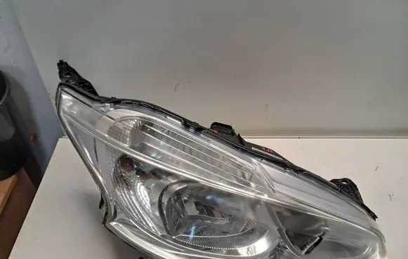 Peugeot 208 Headlight/headlamp 9802221380