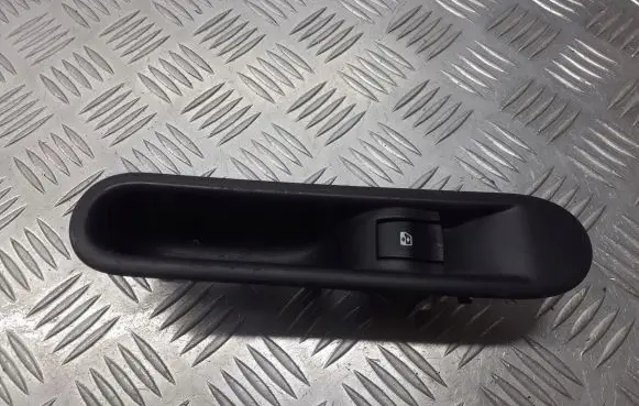 Renault Espace IV Electric window control switch 8200327947