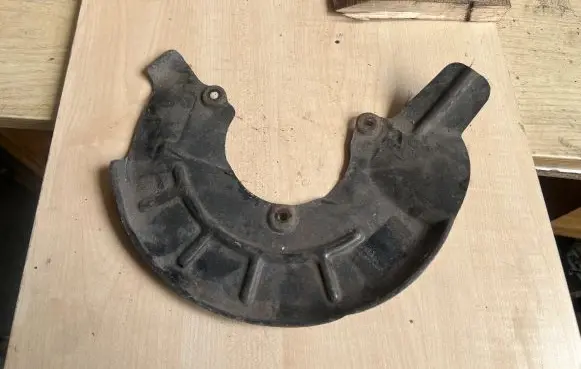 Volkswagen Fox Front brake disc dust cover plate 6R0615312 6R0615312A