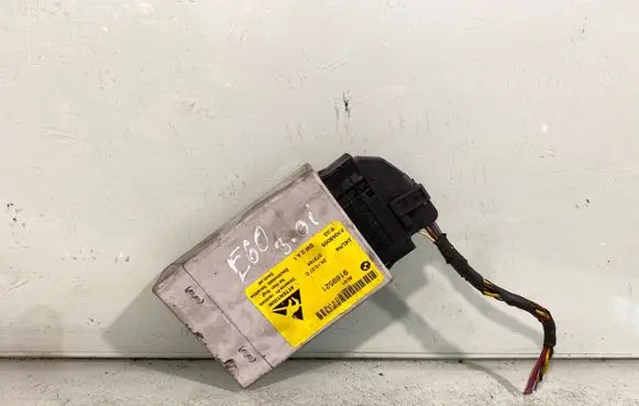 BMW 5 E60 E61 Central console control unit 9169521