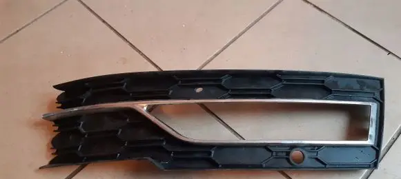 Skoda Octavia Mk4 Front bumper lower grill 5E3807682C