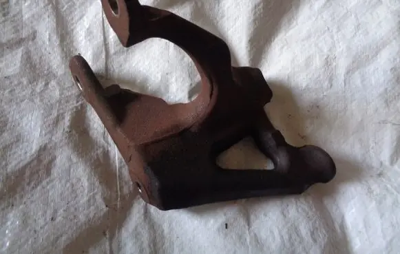 Peugeot 5008 Engine mounting bracket 9687262980