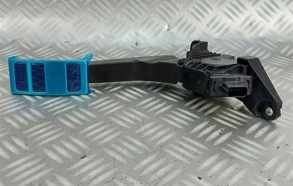 Ford Kuga III Accelerator throttle pedal LX619F836CA