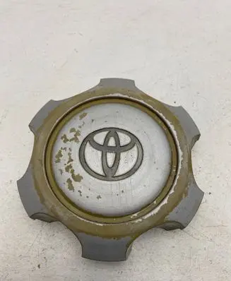 Toyota Land Cruiser (J100) Original wheel cap 