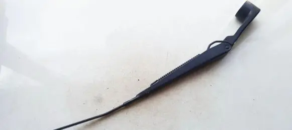 Front wiper blade arm