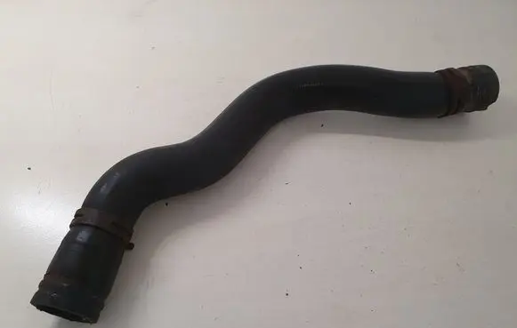 Opel Insignia A Engine coolant pipe/hose 13350532 565563897