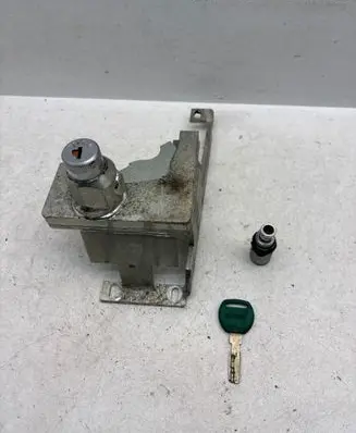 Volkswagen PASSAT B6 Steering wheel lock DEFEND