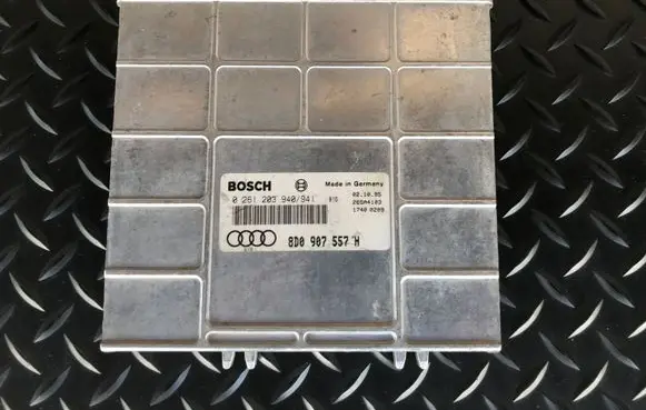 Audi A4 S4 B5 8D Engine control unit/module 8D0907557H 0261203940941 26SA4103