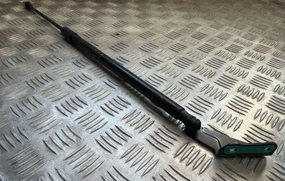 Toyota Yaris Cross Tailgate/trunk strut/damper 9328620515N 689500D230