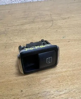 Mercedes-Benz C W204 Other switches/knobs/shifts A2048700451 D9232