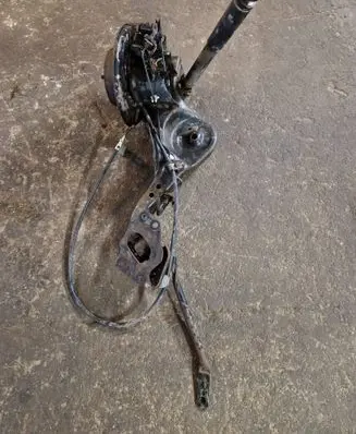 Nissan Qashqai Rear wheel hub spindle/knuckle 