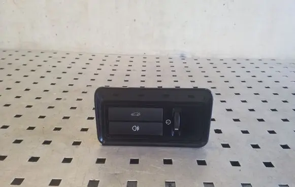 Tailgate opening switch