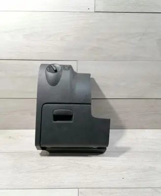 Volkswagen Tiguan Glove box 5M1858210B