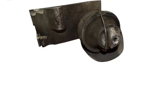 Volvo S80 Engine mounting bracket 8666261 8683936