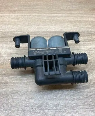 BMW 7 E65 E66 Coolant heater control valve 6906652 1147412159