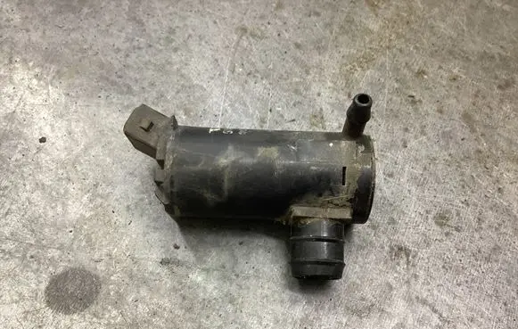 Volvo V70 Windscreen/windshield washer pump 9169611 0602103820