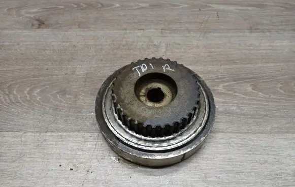 Volvo V70 Fuel pump gear (pulley) 
