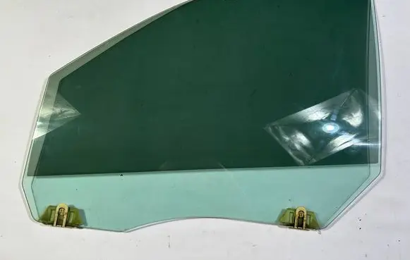 Dodge RAM Front door window glass four-door 8524502