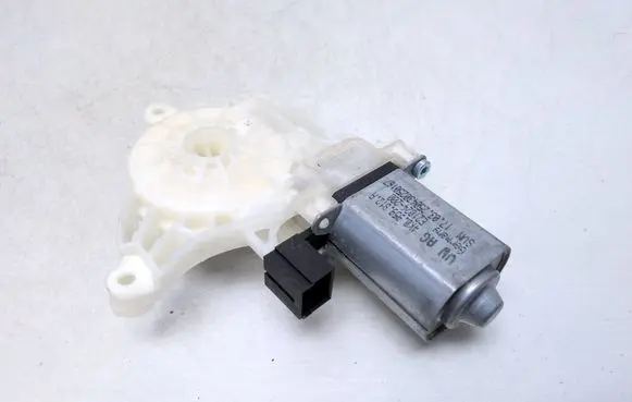 Cupra Born Front door window regulator motor 4K0959812A