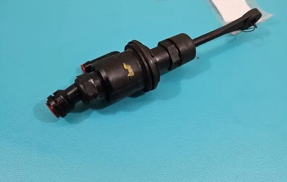 Clutch slave cylinder