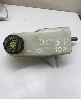Mitsubishi Colt Master brake cylinder 32067273